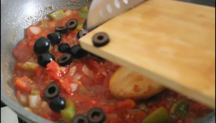Ajouter les olives.