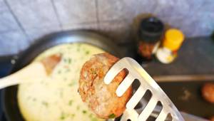 Recette facile: Curry de boulettes de bœuf au lait de coco