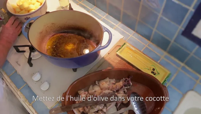 Faites revenir les oignons dans de l’huile d’olive.