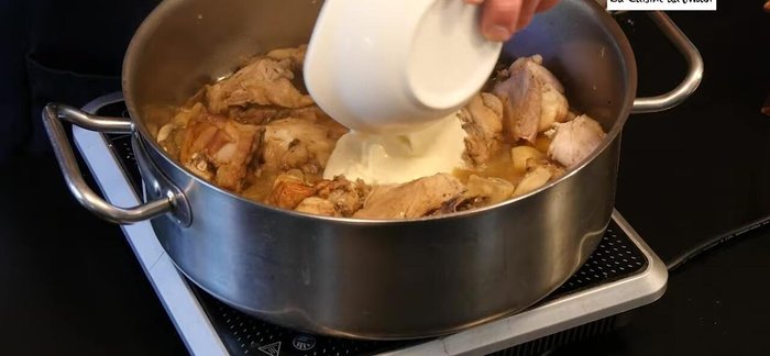 Ajouter la crème fraîche et mélanger.