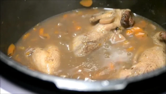 Servir chaud, par exemple avec des pâtes.