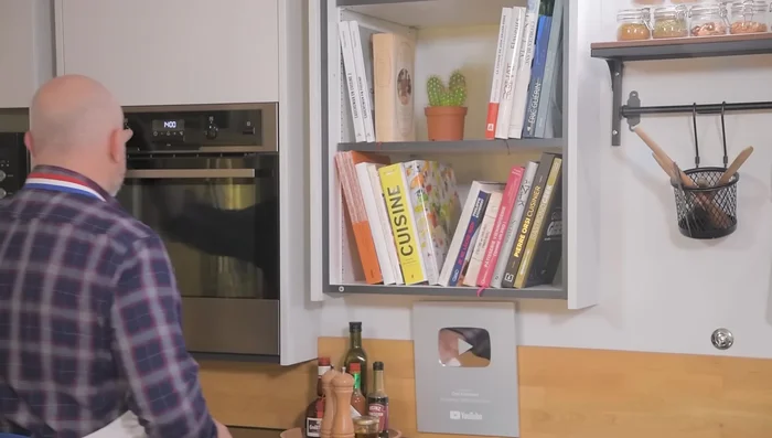 Préchauffer le four à 200°C. (63.52)