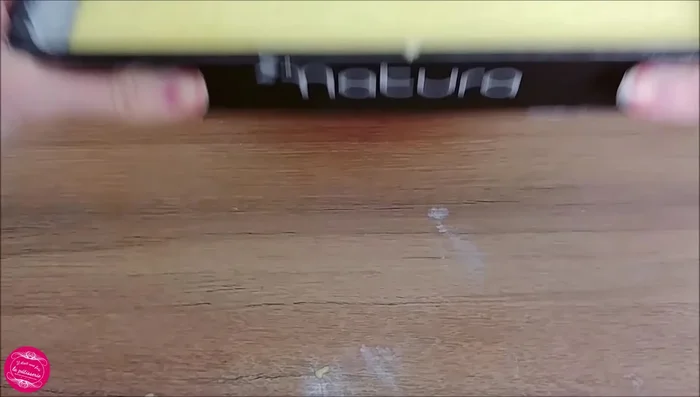 Sortir le gâteau, percer le centre avec un couteau.