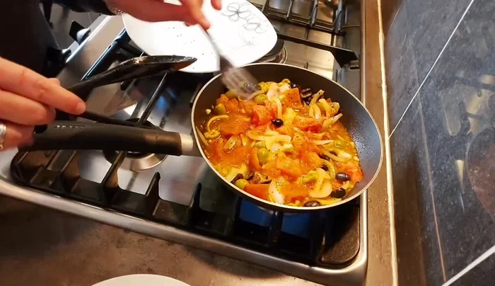 Laisser cuire jusqu'à ce que le poisson soit cuit (quelques minutes, attention à ne pas trop cuire).