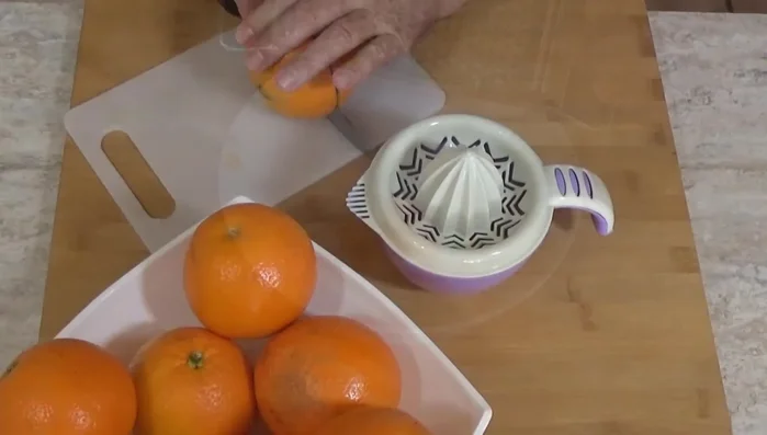 Pressez les oranges.