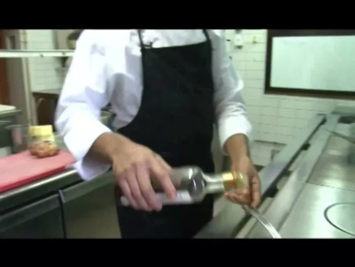 Préparation du chou : Blanchir et tailler le chou en chiffonade. Faire revenir dans un peu d'huile de pépin de courge ou d'olive.