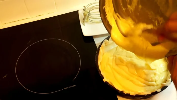 Laisser refroidir à température ambiante, puis au réfrigérateur.
