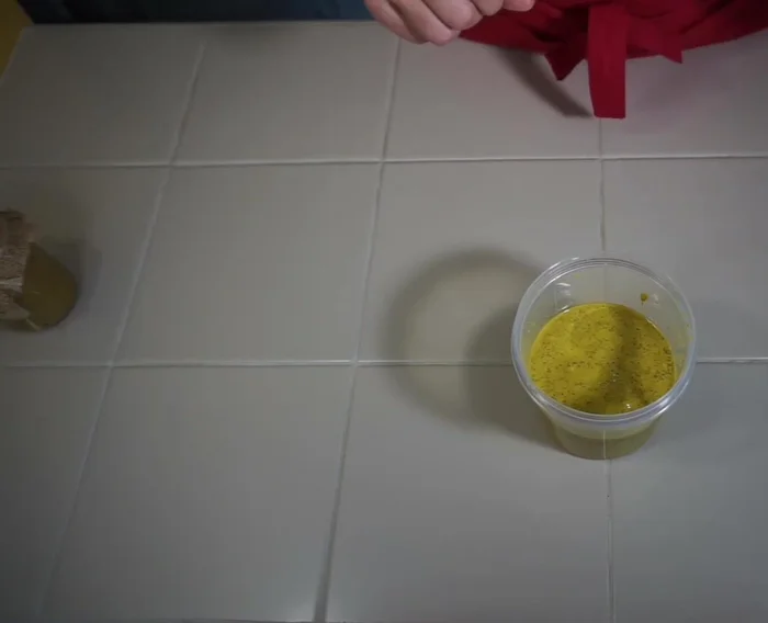 Mettre la moutarde dans des pots et conserver au réfrigérateur.