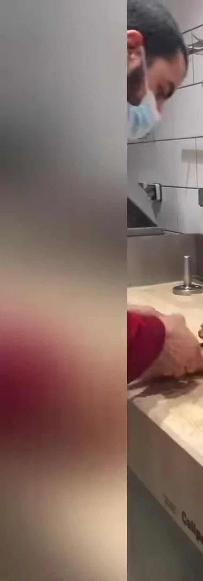 Poser le magret de canard sur le dessus.