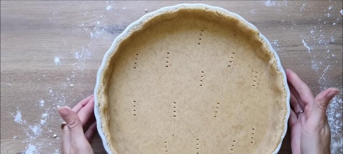Cuire le fond de tarte 10 minutes à 180°C.