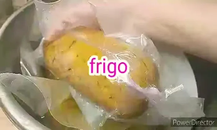 Retirer les poches de la casserole et laisser refroidir complètement au réfrigérateur.