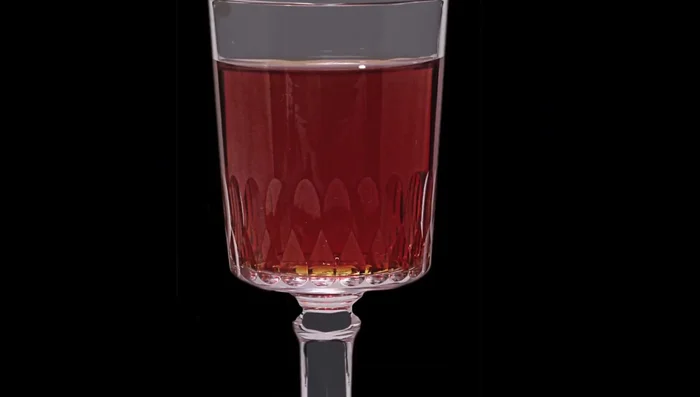 La veille, faire macérer les raisins dans un vieux Porto rouge.