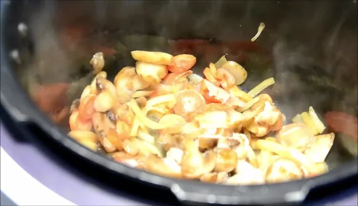 Remettre la longe de porc dans la cuve.