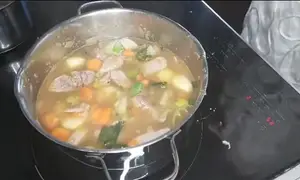 Ragoût de porc aux pommes de terre : Recette familiale sans gluten