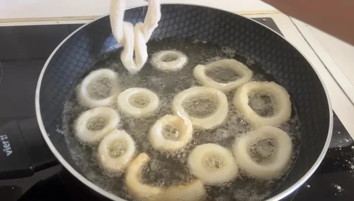 Préparation des carottes: Laver et couper les carottes en julienne ou en rondelles.