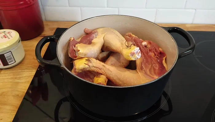 Faire cuire le poulet à la poêle