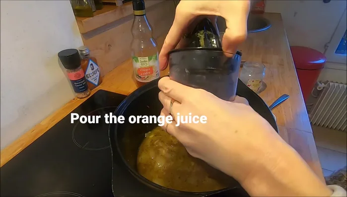 Service et dégustation : servez et dégustez votre repas de Noël avec vos proches.