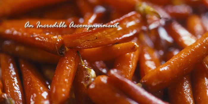 Couper les carottes en morceaux.