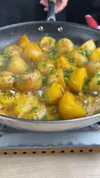 Pommes de terre dorées au beurre : Recette facile et délicieuse