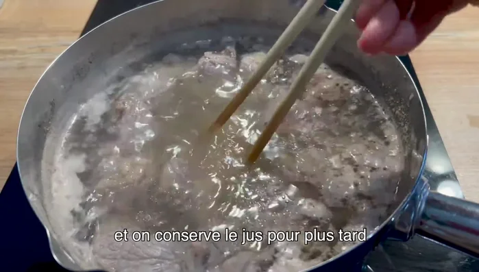 Conserver le jus de la viande pour plus tard (23.039)