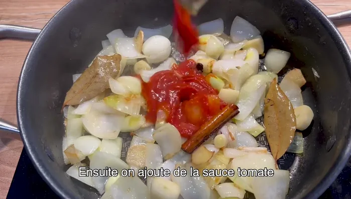 Ajouter la sauce tomate (71.24)