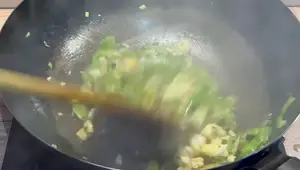 Poivrons Verts Sautés aux Œufs - Recette Chinoise Facile