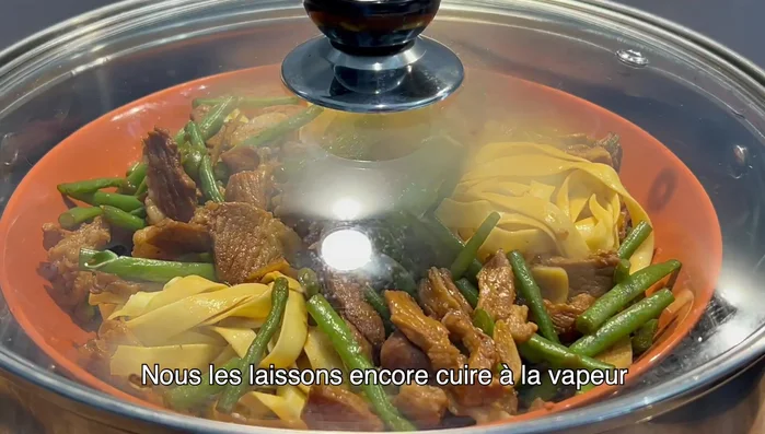 Laisser cuire encore à la vapeur pendant 10 minutes.