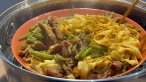 Nouilles vapeur au porc: Recette facile et savoureuse
