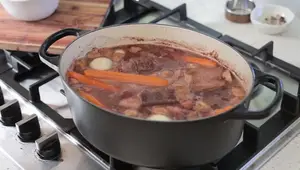 Bœuf Bourguignon One-Pot Facile : Recette Rapide et Délicieuse