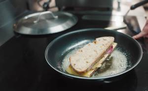 Grilled Cheese Raclette : Recette facile des restes de raclette