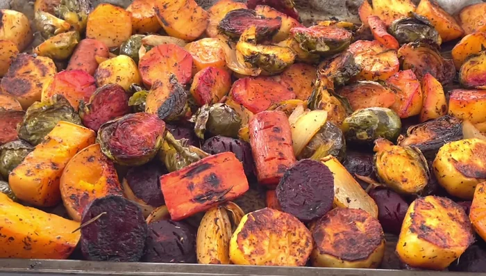 Servir le gigot avec des légumes rôtis au four.