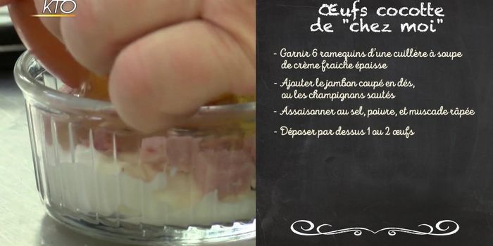 Déposer par-dessus un ou deux œufs selon les goûts et l'appétit.