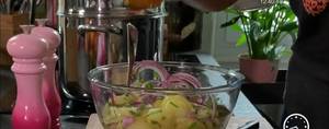 Salade de pommes de terre estivale : recette facile et rapide