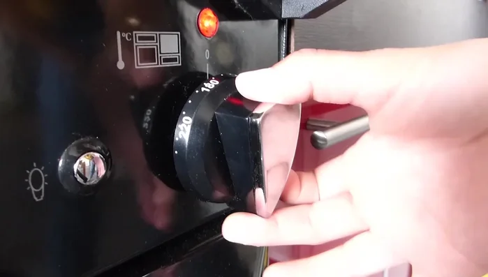 Préchauffer le four à 180°C. (51.35)