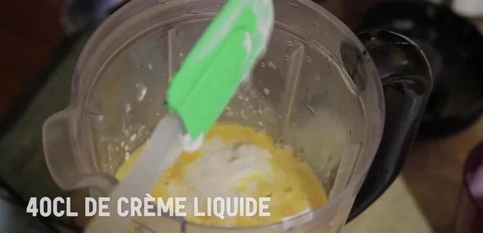 Mixez jusqu'à obtenir une consistance très crémeuse.
