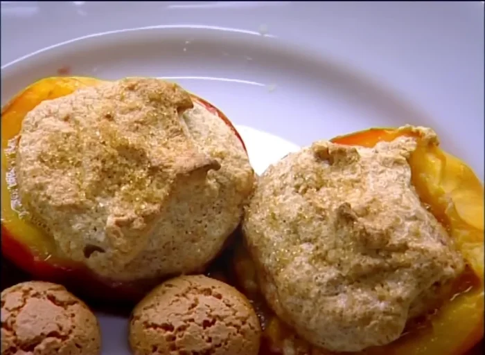 Servir chaud, accompagné d'une boule de glace à la pistache (facultatif).