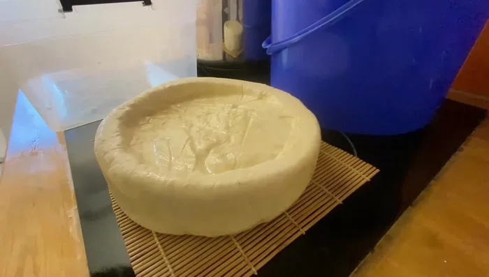 Séchage: Laisser sécher à température ambiante pendant 8h/kg de fromage.