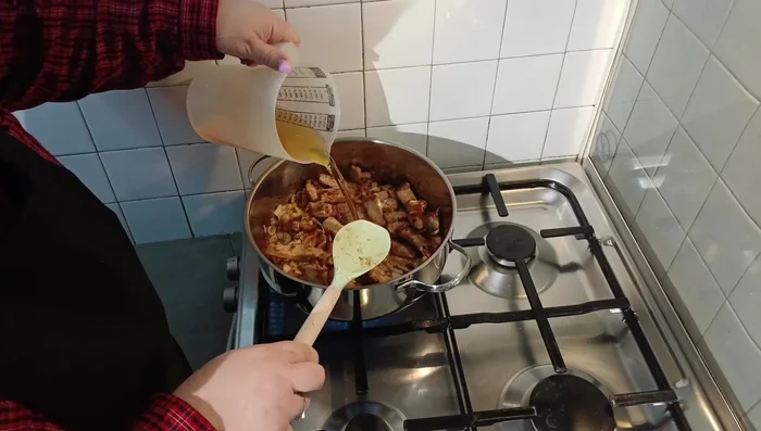 Déglacer la poêle avec le cidre.
