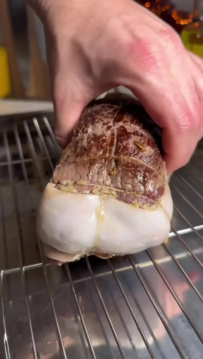 Badigeonner le rôti avec le mélange soja-érable toutes les 30 minutes pendant la cuisson à basse température (utiliser un pinceau).