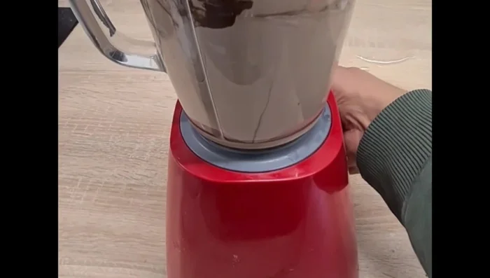 Mixer le tout au blender.