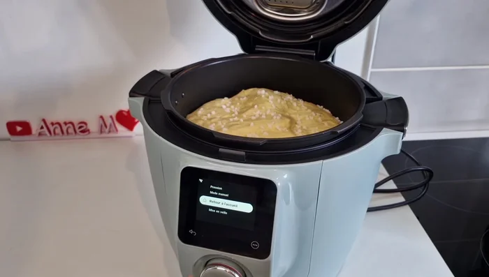 Éteindre et débrancher le Cookeo. Positionner l’Extra Crisp.