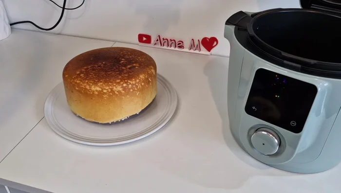Retourner la brioche après cuisson.