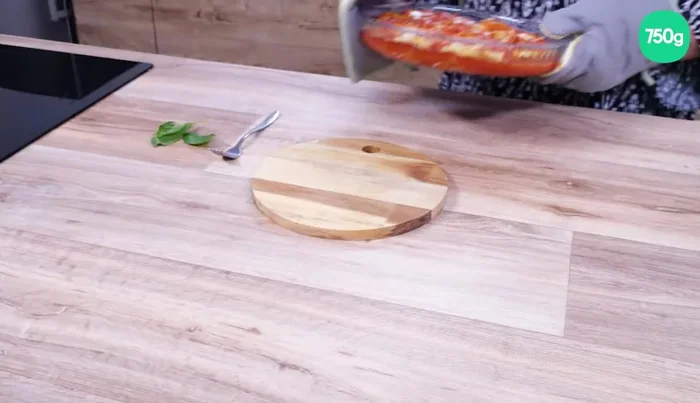 Remettez au four pendant 10 minutes pour faire fondre la mozzarella.
