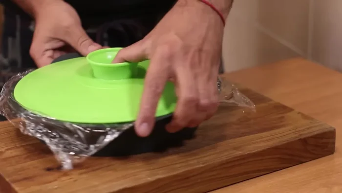 Laisser refroidir complètement le flan avant de le réfrigérer.