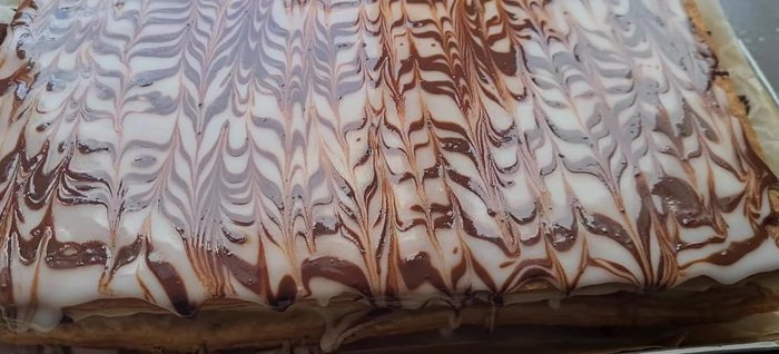 Réfrigérer le mille-feuille au minimum 1h-2h avant de découper.