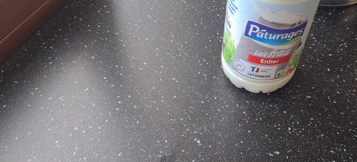 Préparation du Jben : faire tiédir le lait.