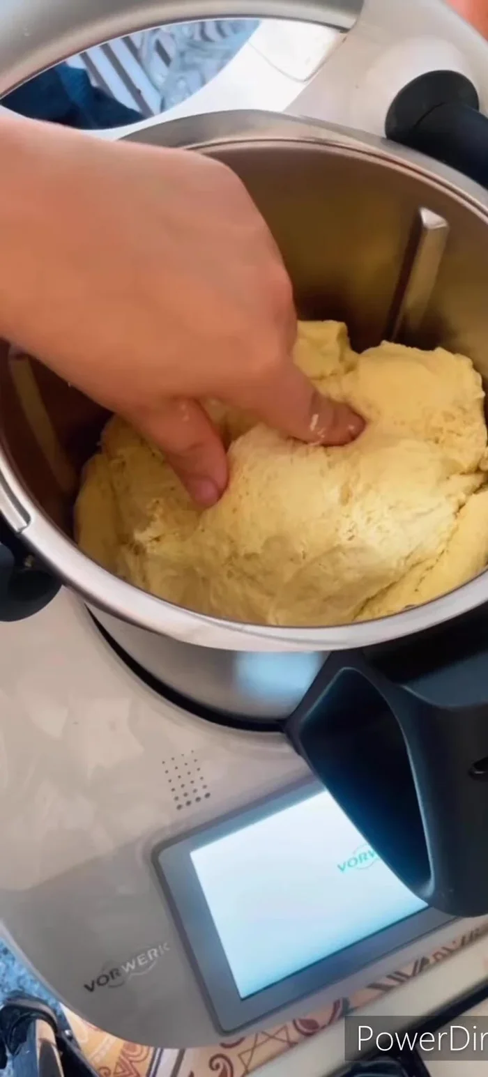 Diviser la pâte en plusieurs boules.