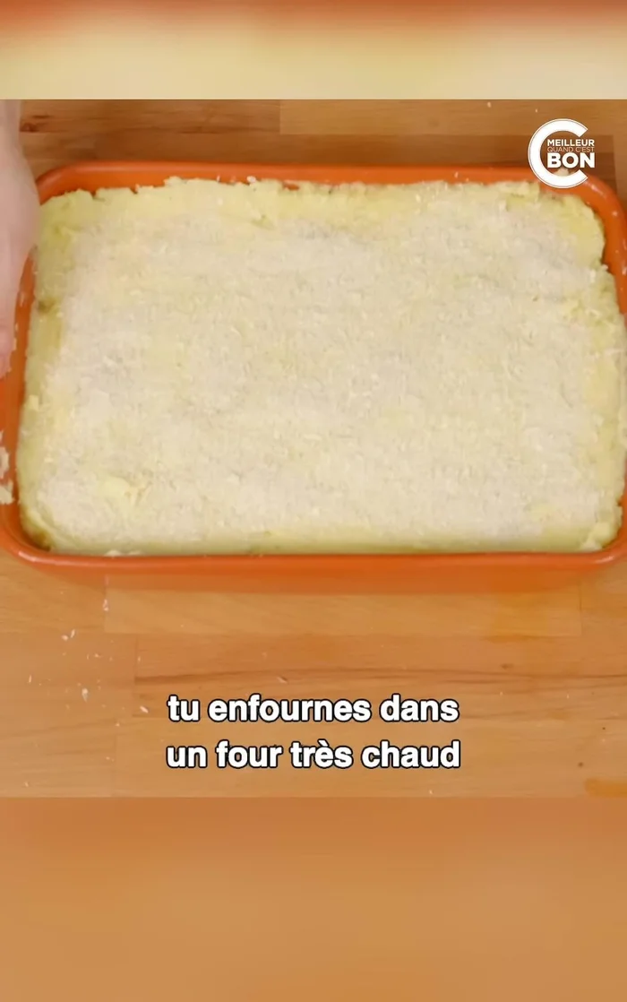 Saupoudrer de chapelure et enfourner dans un four très chaud (grill) pendant 10 minutes, jusqu'à ce que le dessus soit doré.