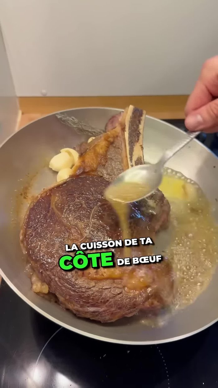 Sortir la côte de bœuf du réfrigérateur au moins une heure avant la cuisson pour qu'elle prenne l'air. (0.08)
