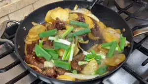 Sauté de bœuf et pommes de terre : Recette facile et délicieuse